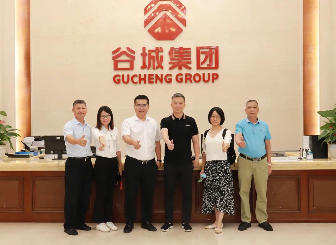 白云區(qū)委統(tǒng)戰(zhàn)部副部長(zhǎng)、區(qū)工商聯(lián)黨組孫志輝書(shū)記一行蒞臨谷城集團(tuán)調(diào)研指導(dǎo)